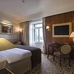 Palace فندق