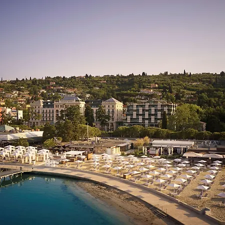 Kempinski Palace Hotel 5*