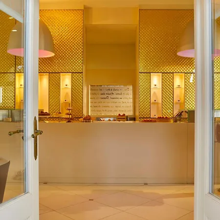 Hotel Kempinski Palace