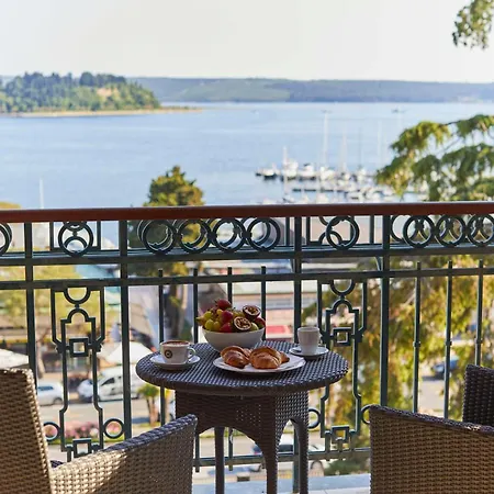 Kempinski Palace Hotel 5*