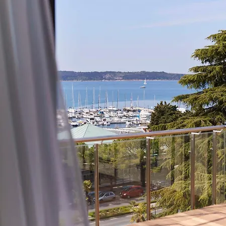 Kempinski Palace 5*
