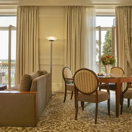 Ξενοδοχείο Kempinski Palace 5*