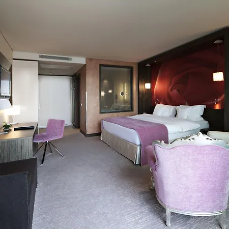 Kempinski Palace 5* בפורטורוז