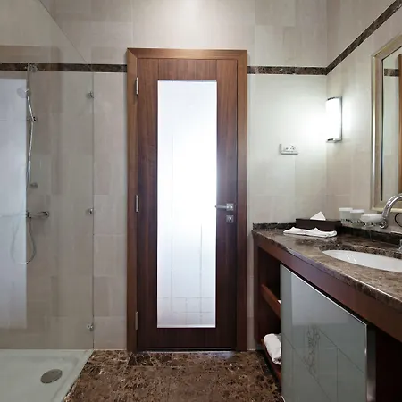 Kempinski Palace מלון