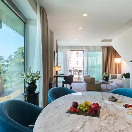 Отель Palace 5*