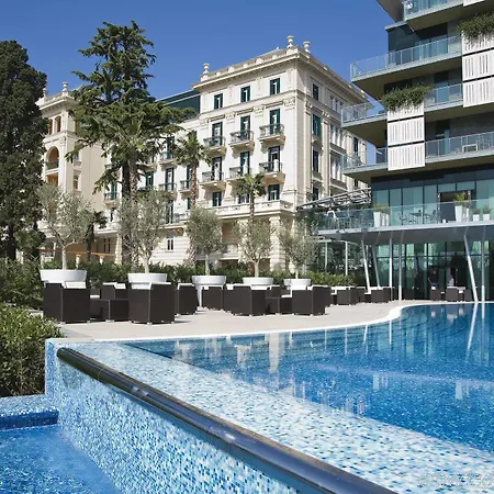 Kempinski Palace 5*